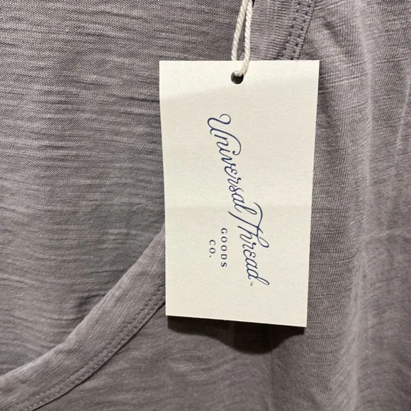 NWT universal thread tee - Picture 4 of 6